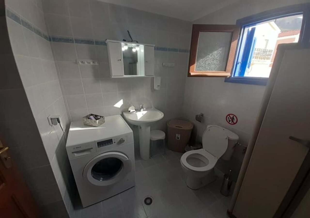 Symi Breeze Villa ภายนอก รูปภาพ