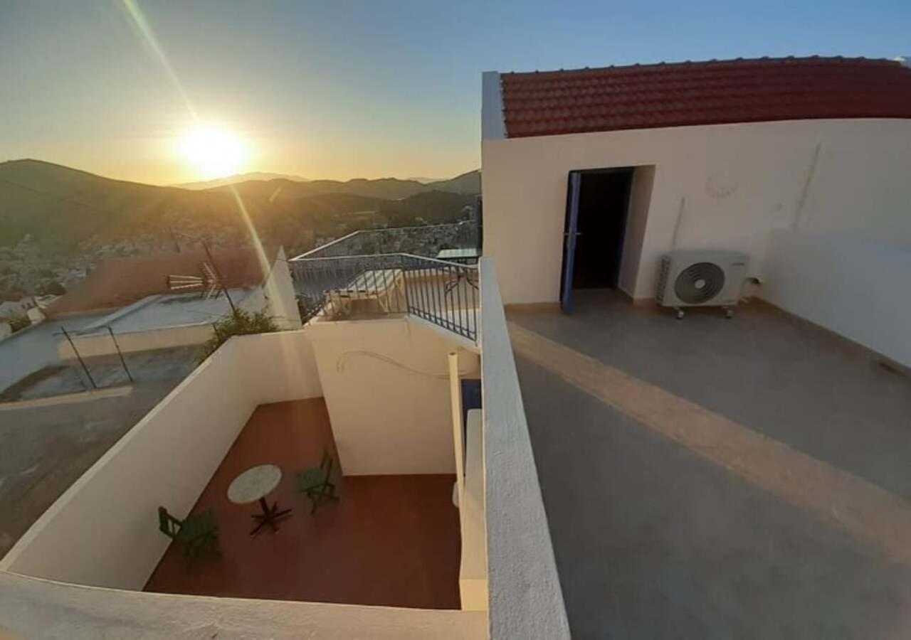 Symi Breeze Villa ภายนอก รูปภาพ