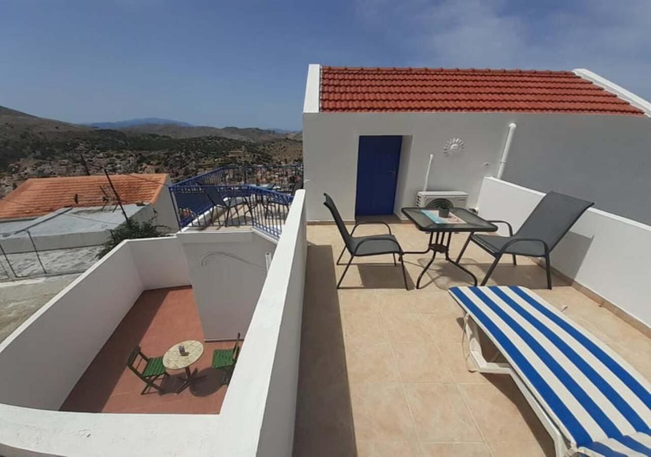 Symi Breeze Villa ภายนอก รูปภาพ