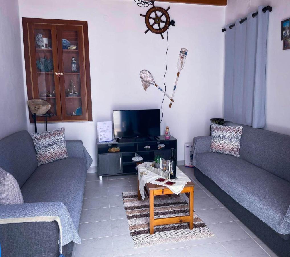 Symi Breeze Villa ภายนอก รูปภาพ